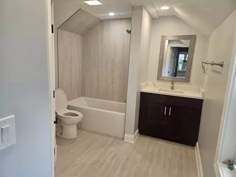 Bath - 808 Indian Rd, Glenview, IL 60025 photo 1 of 4