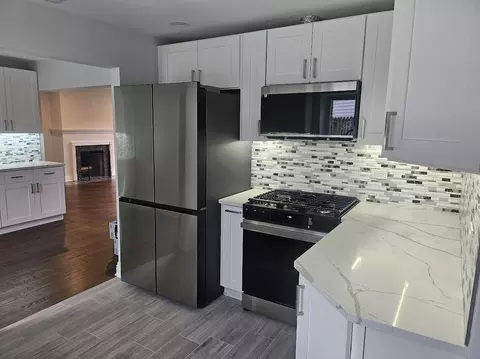 Kitchen - 808 Indian Rd, Glenview, IL 60025 photo 1 of 3