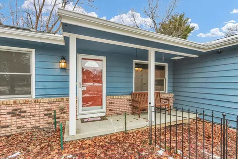 Exterior - 1908 Barberry Cir, Champaign, IL 61821 photo 5 of 12