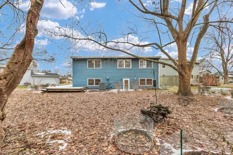 Exterior - 1908 Barberry Cir, Champaign, IL 61821 photo 8 of 12