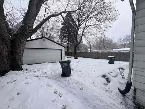 Exterior - Undisclosed, Aurora, IL 60506 photo 3 of 5