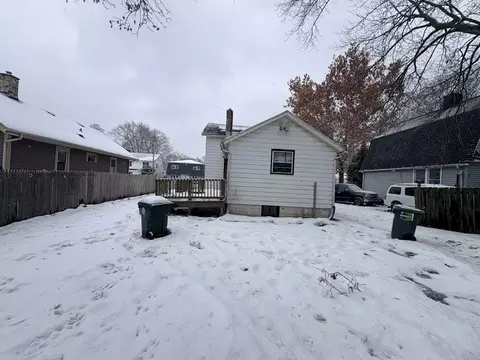 Exterior - Undisclosed, Aurora, IL 60506 photo 4 of 5