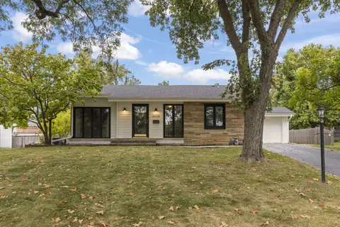 5924 Carpenter St, Downers Grove, IL 60516