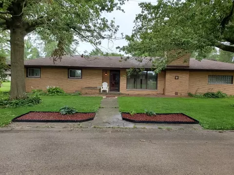 203 W Saint Joseph, Thomasboro, IL 61878