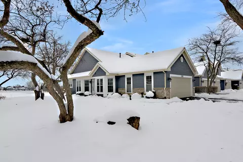 1080 Ridgefield Cir, Carol Stream, IL 60188