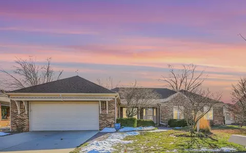 1405 Old Farm Rd, Champaign, IL 61821