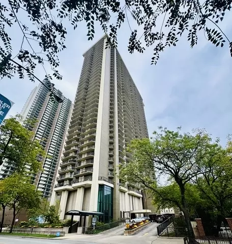6007 N Sheridan Rd #6H, Chicago, IL 60660