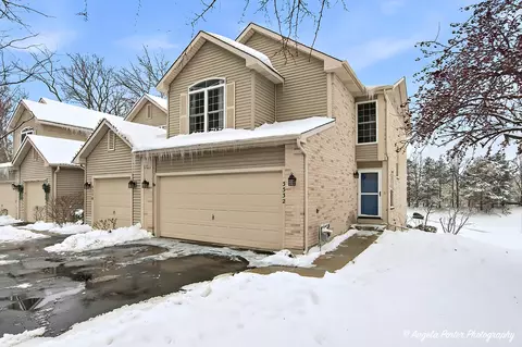 3332 Twisted Oak Ct, Mchenry, IL 60051