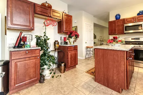 Kitchen - 25463 W Cinnamon Cir, Plainfield, IL 60585 photo 3 of 3