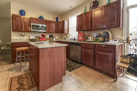 Kitchen - 25463 W Cinnamon Cir, Plainfield, IL 60585 photo 2 of 3