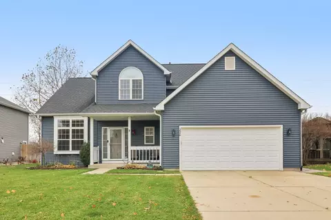 220 S Glenbrook Trl, Mchenry, IL 60050