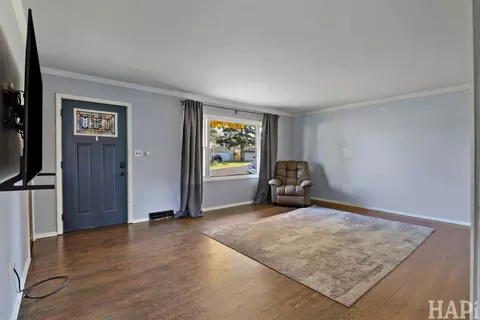 Living - 4709 Oeffling Ct, Mchenry, IL 60051 photo 1 of 4