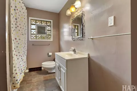 Bath - 4709 Oeffling Ct, Mchenry, IL 60051 photo 1 of 1