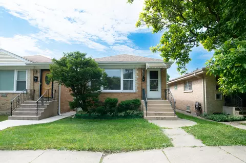 5019 W Carmen Ave, Chicago, IL 60630