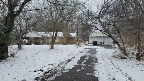 27 W264 80th St, Naperville, IL 60565