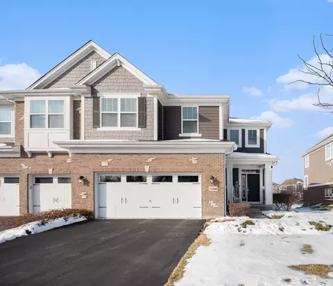 3 S668 Breme Dr, Warrenville, IL 60555