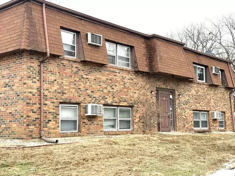 112 College Park Ct, Normal, IL 61761