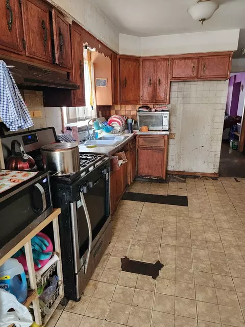 657 E 100th Pl, Chicago, IL 60628 photo 7