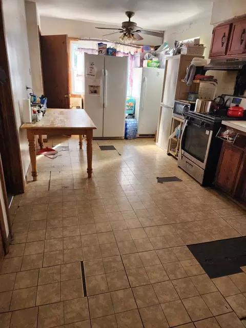 657 E 100th Pl, Chicago, IL 60628 photo 8