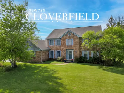 38 W725 Cloverfield Dr, Saint Charles, IL 60175
