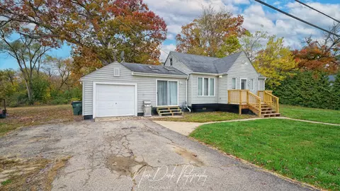 Exterior - 34966 N Forest Ave, Ingleside, IL 60041 photo 1 of 13