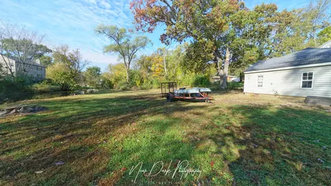 Exterior - 34966 N Forest Ave, Ingleside, IL 60041 photo 4 of 13