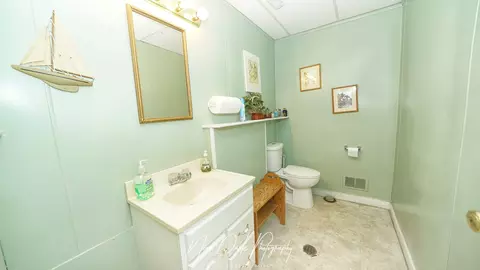 Bath - 34966 N Forest Ave, Ingleside, IL 60041 photo 3 of 4