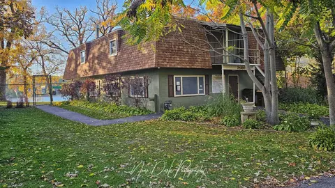 Exterior - 34966 N Forest Ave, Ingleside, IL 60041 photo 9 of 13