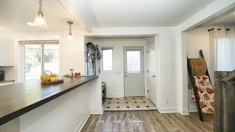 Entry Way - 34966 N Forest Ave, Ingleside, IL 60041 photo 1 of 3