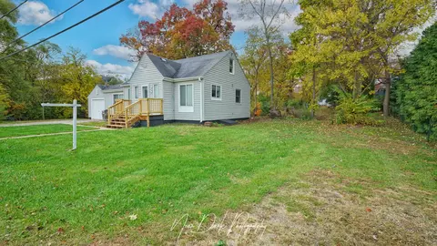 Exterior - 34966 N Forest Ave, Ingleside, IL 60041 photo 2 of 13