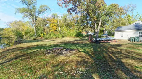 Exterior - 34966 N Forest Ave, Ingleside, IL 60041 photo 3 of 13