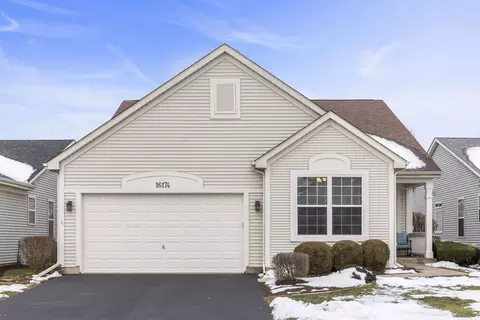 16174 Seneca Lake Cir, Crest Hill, IL 60403