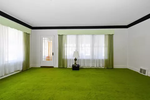 Living - 260 W 15th Pl, Chicago Heights, IL 60411 photo 3 of 5