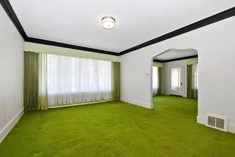 Living - 260 W 15th Pl, Chicago Heights, IL 60411 photo 2 of 5