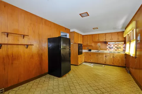 Kitchen - 260 W 15th Pl, Chicago Heights, IL 60411 photo 4 of 4