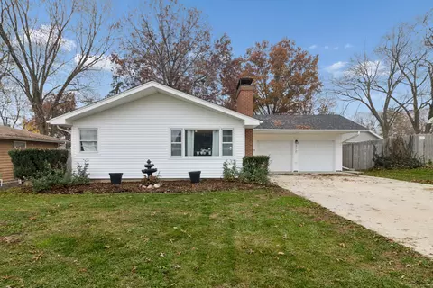 310 Oak St, North Aurora, IL 60542