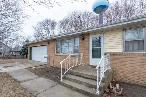 Exterior - 304 N Main St, Mclean, IL 61754 photo 4 of 8