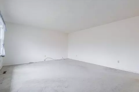 Living - 304 N Main St, Mclean, IL 61754 photo 1 of 3