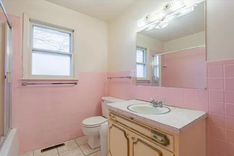 Bath - 304 N Main St, Mclean, IL 61754 photo 1 of 1