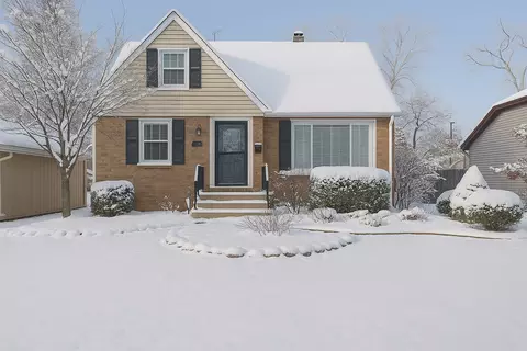 120 S Rohlwing Rd, Palatine, IL 60074