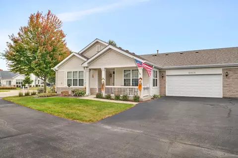 21476 Mays Lake Ct, Crest Hill, IL 60403