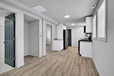 Entry Way - Undisclosed, Chicago, IL 60609 photo 1 of 2