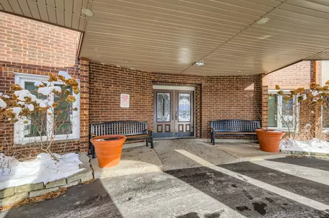 Exterior - 1575 Sandpebble Dr #113, Wheeling, IL 60090 photo 3 of 5