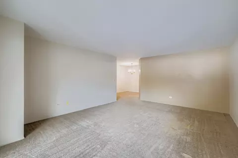Living - 1575 Sandpebble Dr #113, Wheeling, IL 60090 photo 2 of 2