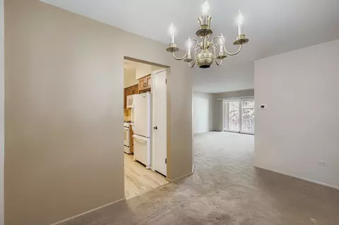 Dining - 1575 Sandpebble Dr #113, Wheeling, IL 60090 photo 1 of 1