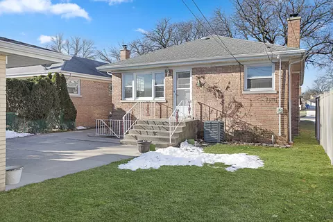 Exterior - 4941 N Normandy Ave, Chicago, IL 60656 photo 3 of 5