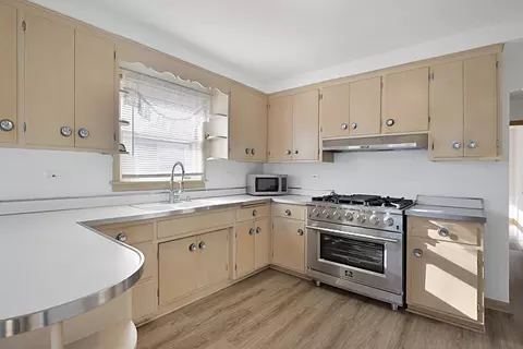 Kitchen - 4941 N Normandy Ave, Chicago, IL 60656 photo 1 of 3