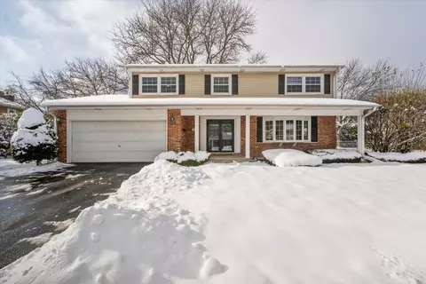 1718 S Ridge Dr, Arlington Heights, IL 60005