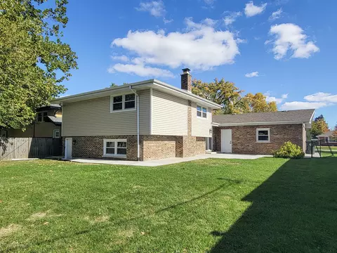 7716 Cronin Ave, Justice, IL 60458 photo 3