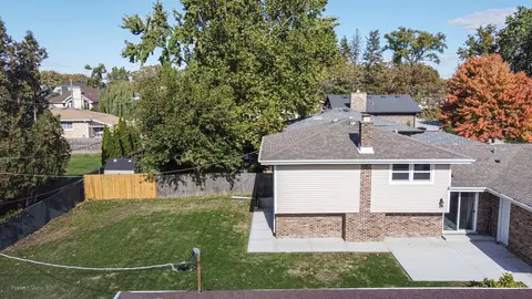 7716 Cronin Ave, Justice, IL 60458 photo 4